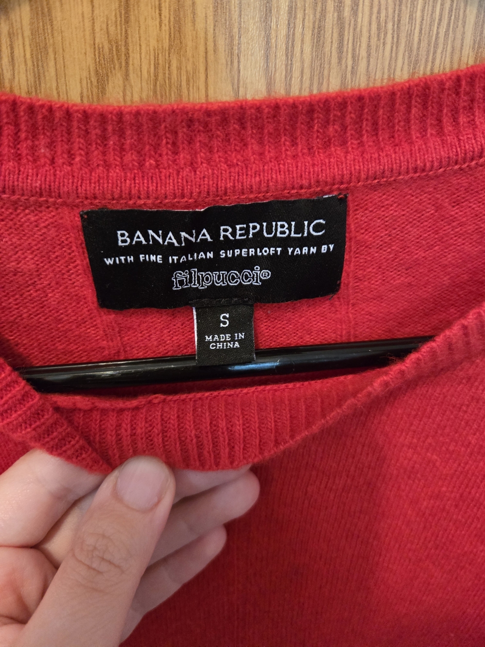 Banana Republic Red Cashmere Crewneck Sweater - Picture 2 of 8